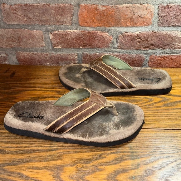 Clarks BROWN GENUINE LEATHER THONGS FLIP FLOP MEN'S SANDALS Sz 13M - Picture 2 of 7